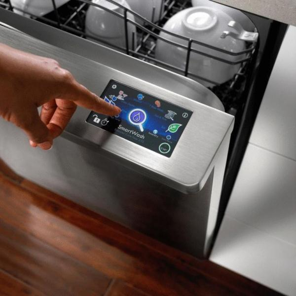 Dishwasher with an integrated touchscreen control panel Dishwasher with an integrated touchscreen control panel